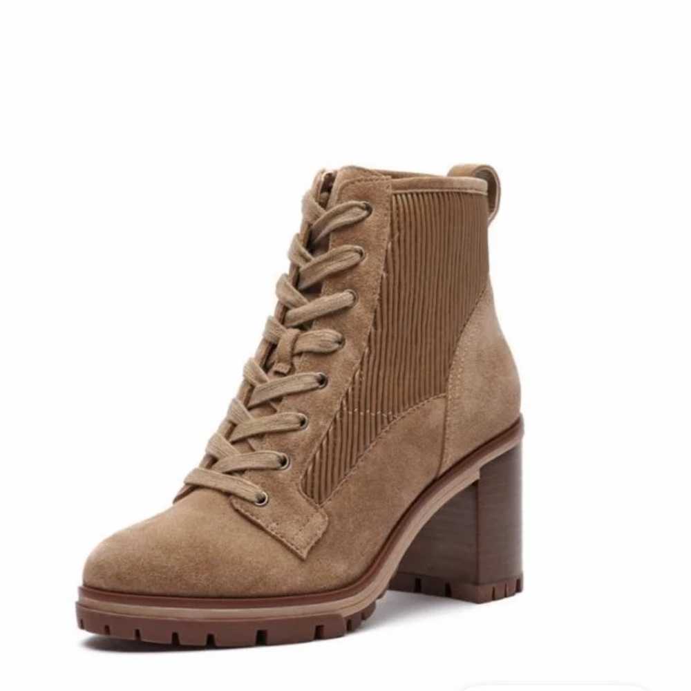 NWOT Vince Camuto Donna Sandy Brown Lace Up Hiker Bootie Block Heeled Boot